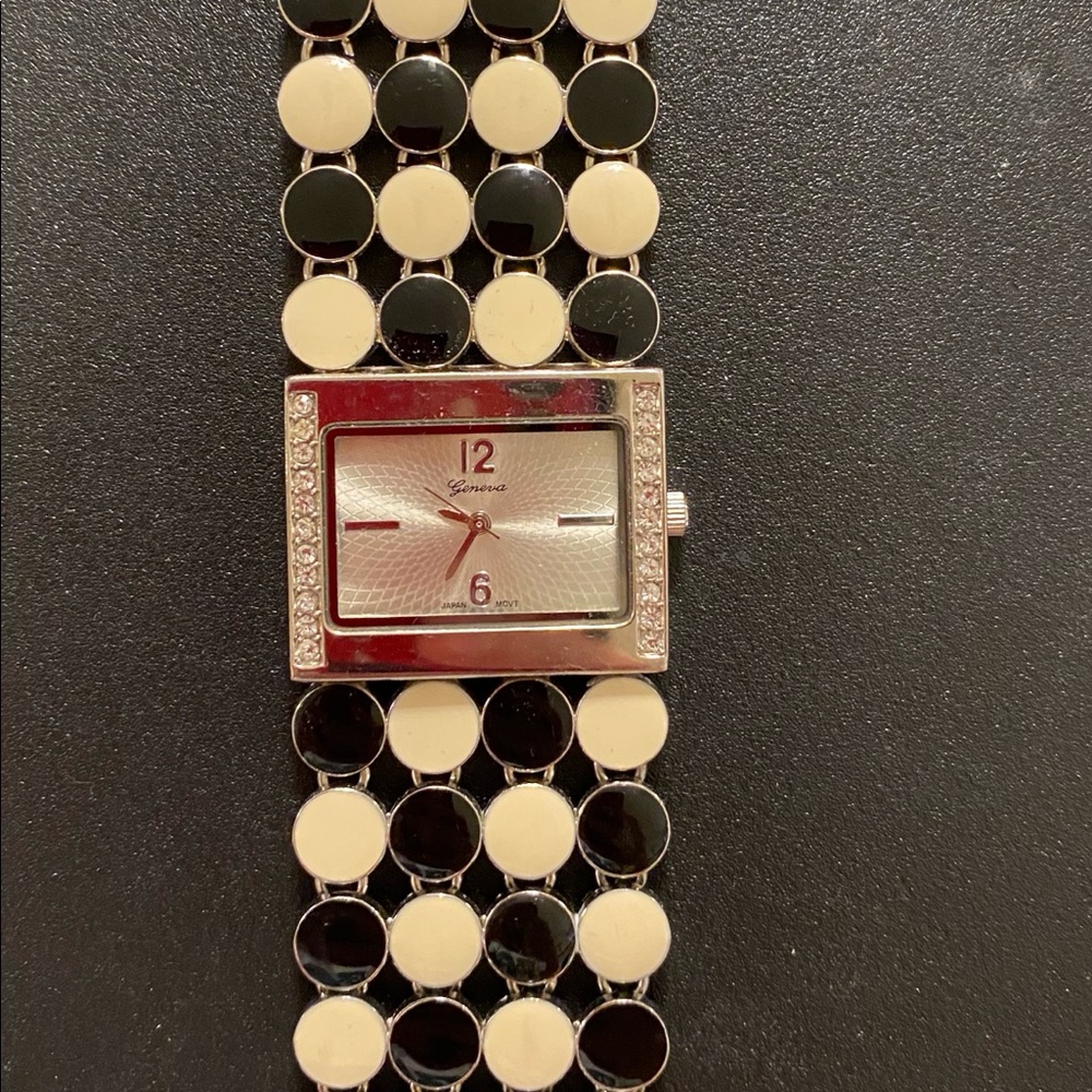 Geneva squares black & white watch